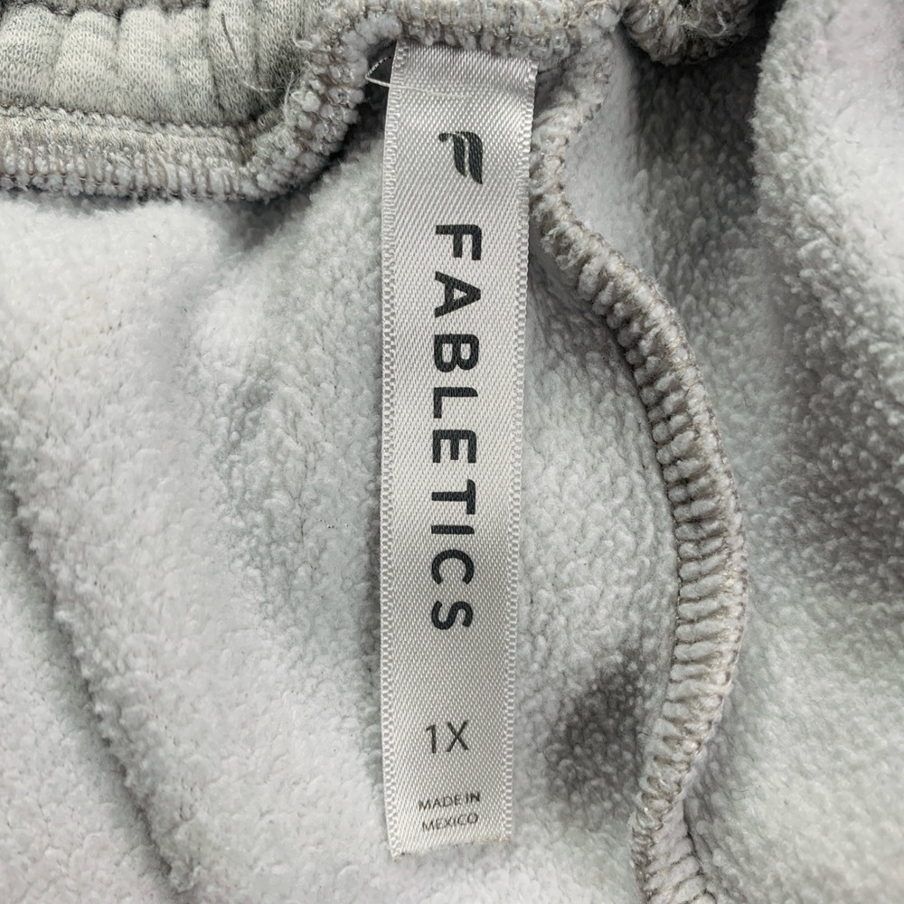 Fabletics Jogger Sweatpants Size 1X Heather Gray Cozy Fleece Leisure Casual - Picture 10 of 10